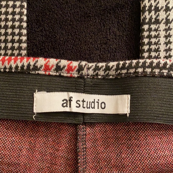 AF Studio Black and Red stretch pull on pants. Size XL - Picture 4 of 4